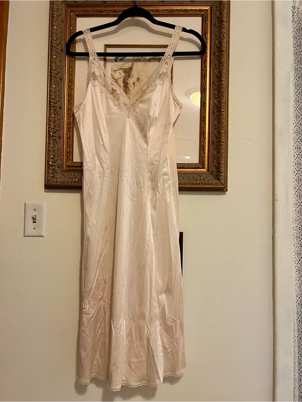 Vintage Cream Lace Trim Slip - Picture 3 of 3